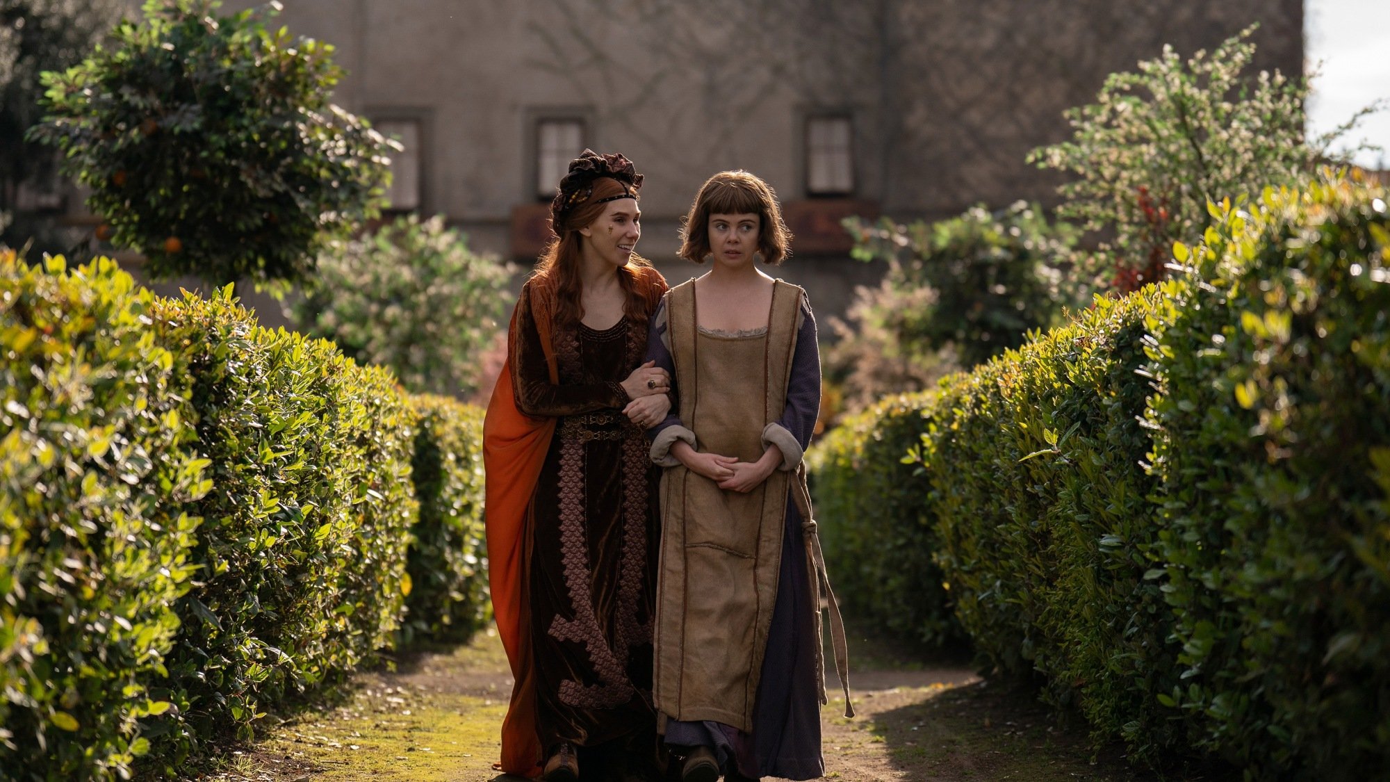 (L to R) Zosia Mamet as Pampinea and Saoirse-Monica Jackson as Misia.