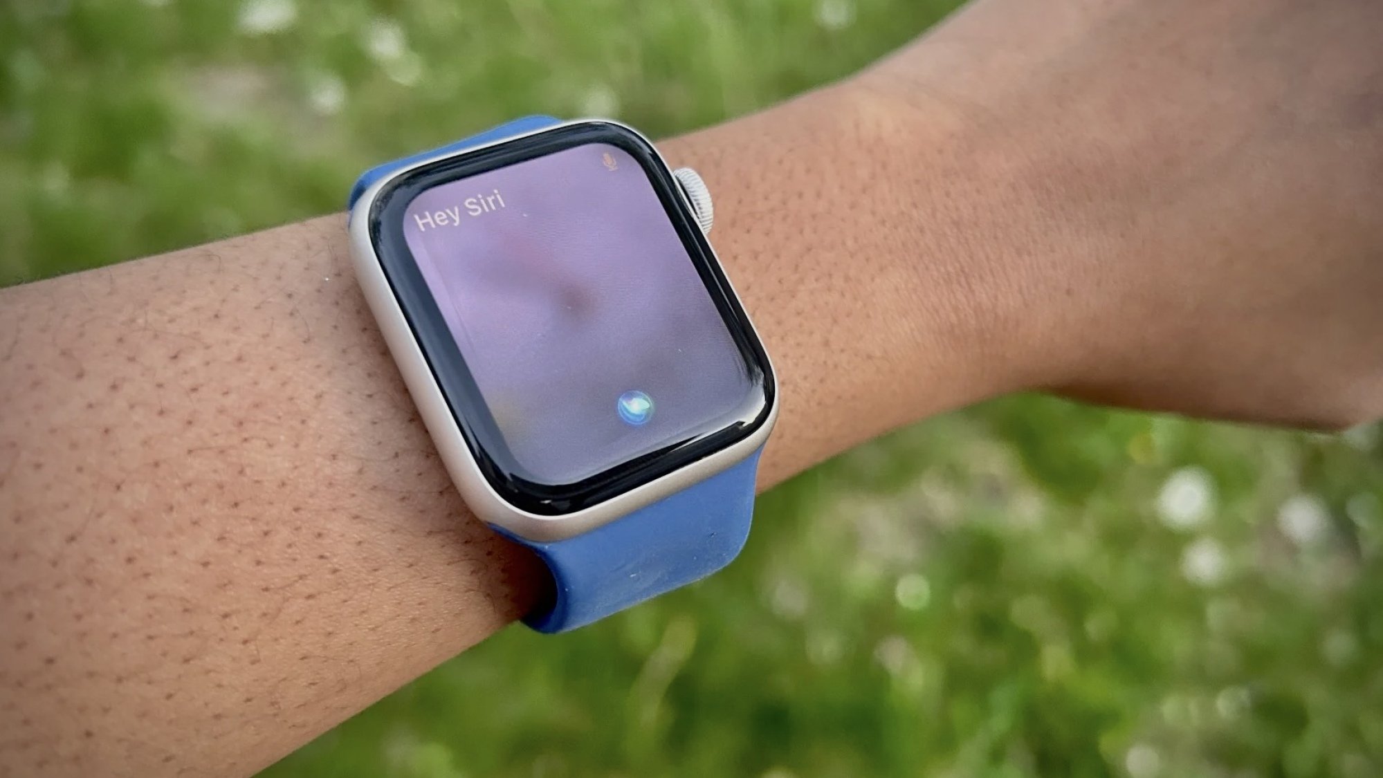 Apple Watch SE Siri