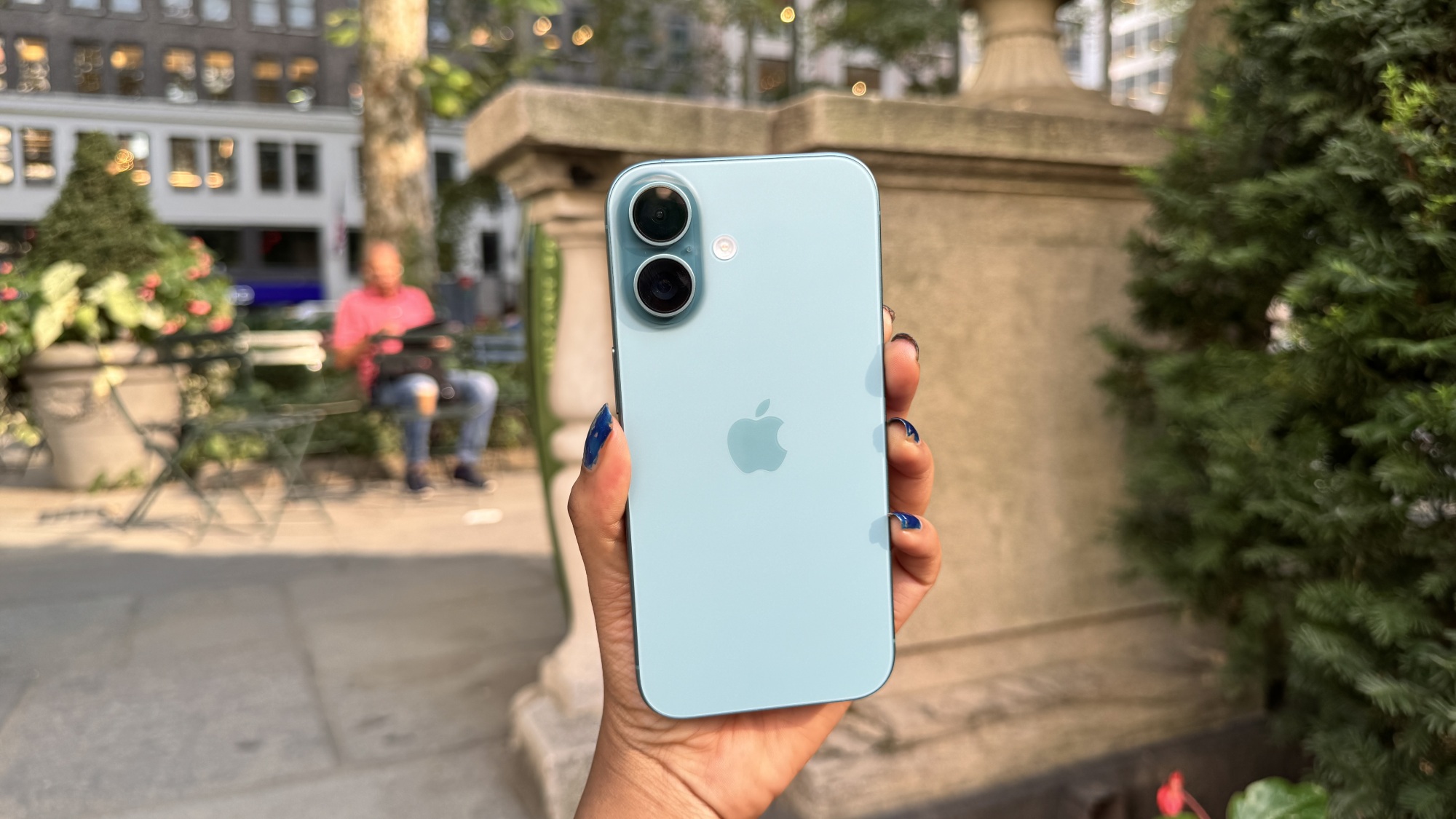 iPhone 16 in Teal