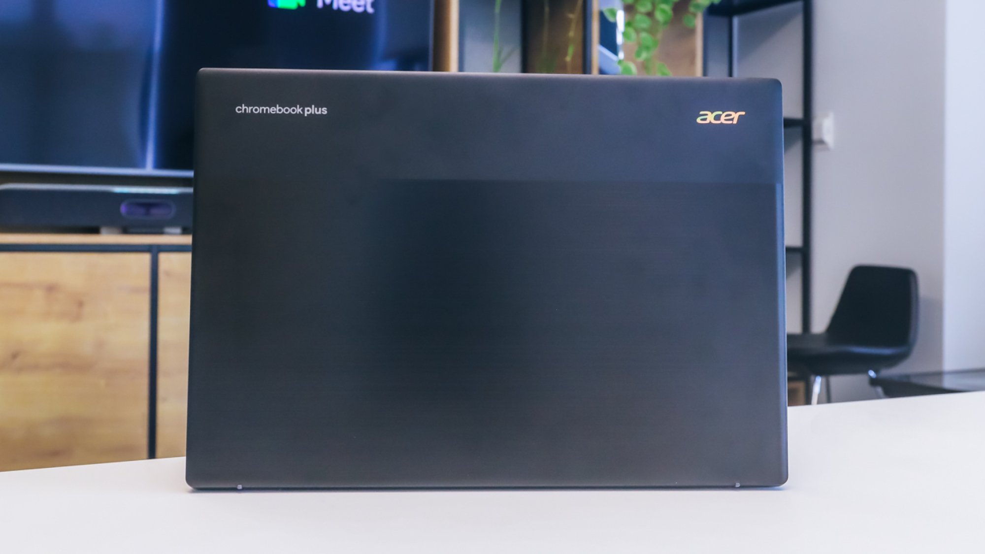 Acer Chromebook Plus 516 GE exterior cover